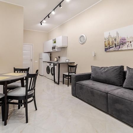 Luxury Flat In Downtown 2 Apartman Lviv Kültér fotó