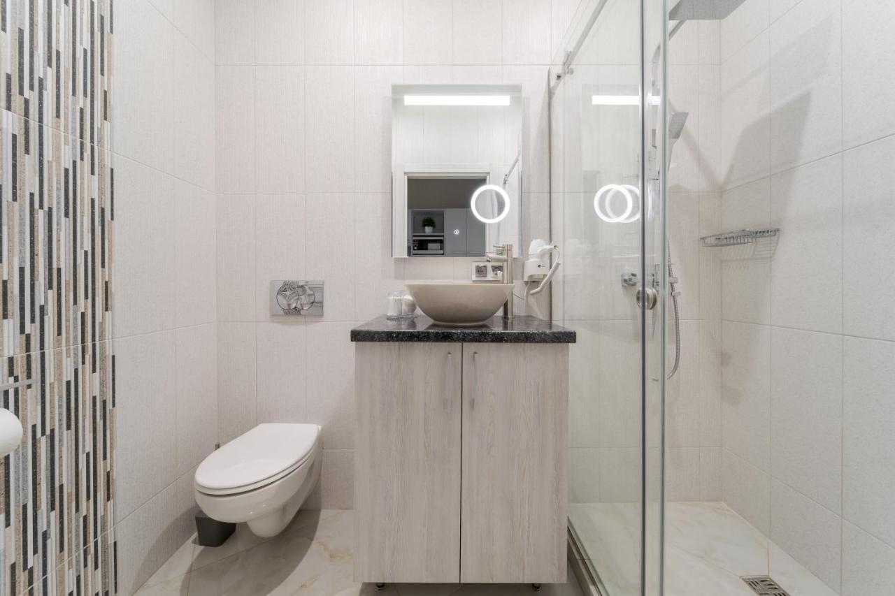 Luxury Flat In Downtown 2 Apartman Lviv Kültér fotó