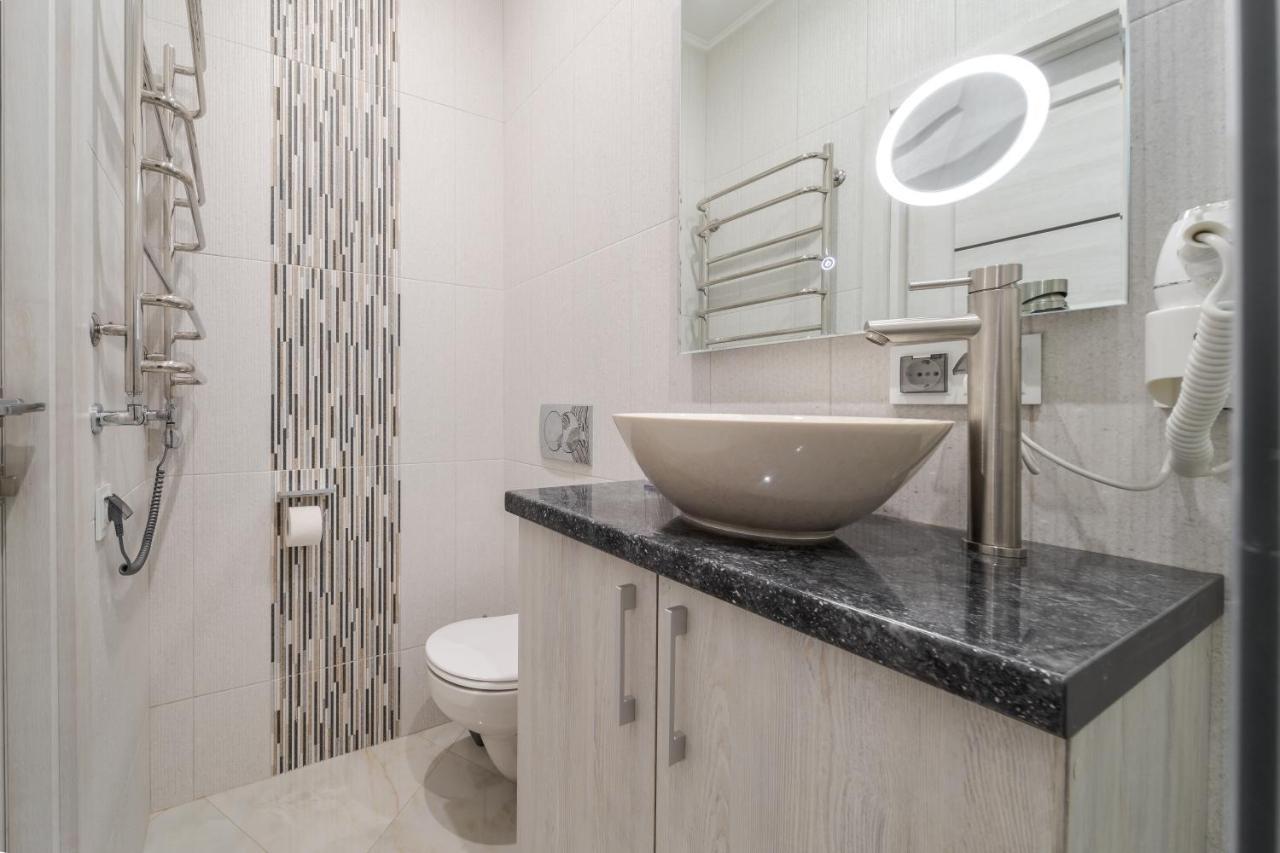 Luxury Flat In Downtown 2 Apartman Lviv Kültér fotó