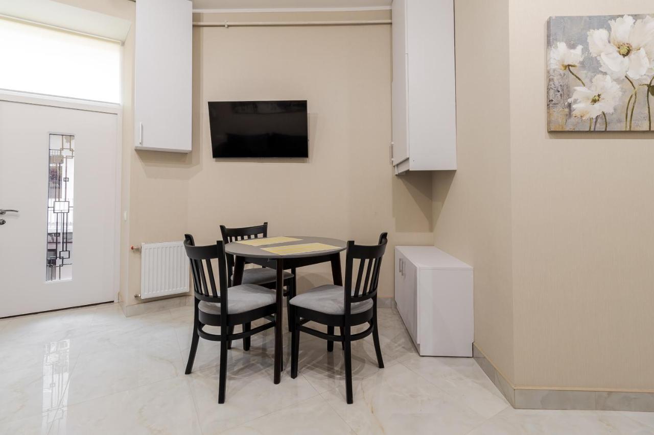 Luxury Flat In Downtown 2 Apartman Lviv Kültér fotó